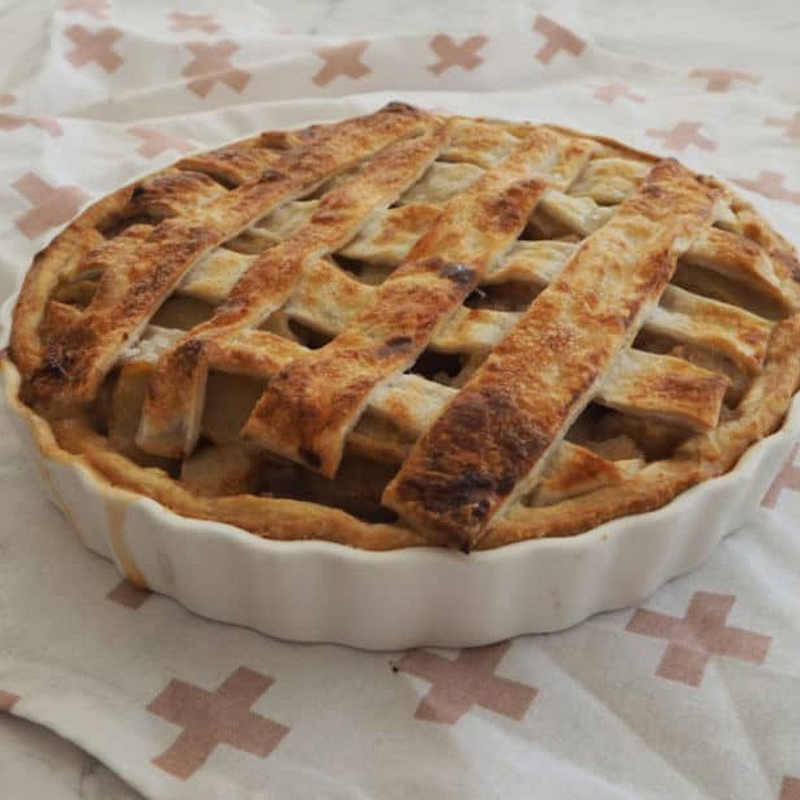 Easy Apple Pie 12 serves 205 calories each *