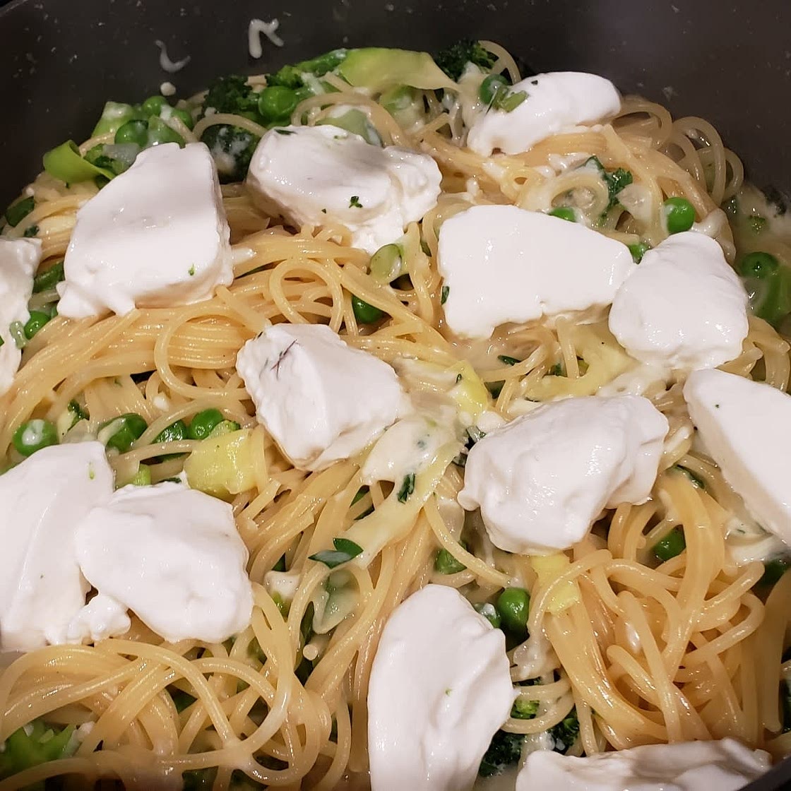 One-pot garlic and herb spaghetti with courgetti