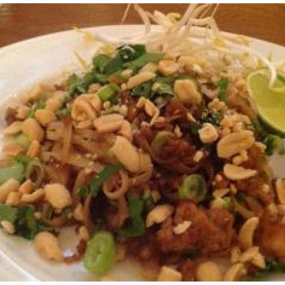 Stirfry rice noodles with pork and prawns
