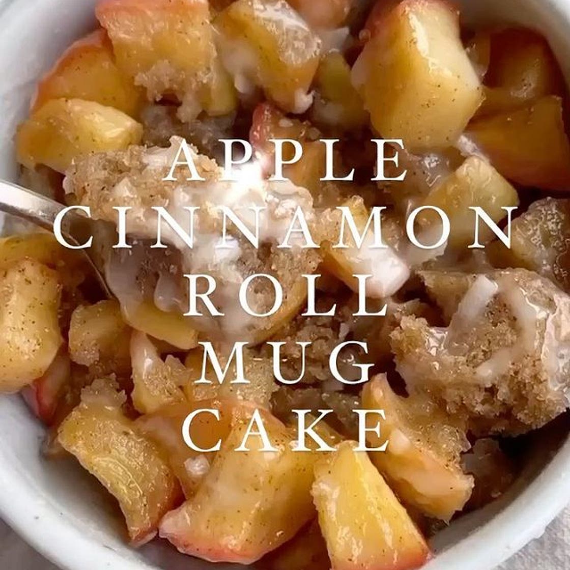 APPLE CINNAMON ROLL MUG CAKE 🍎