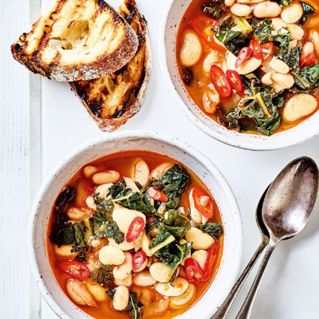Spicy cavolo nero & white bean soup