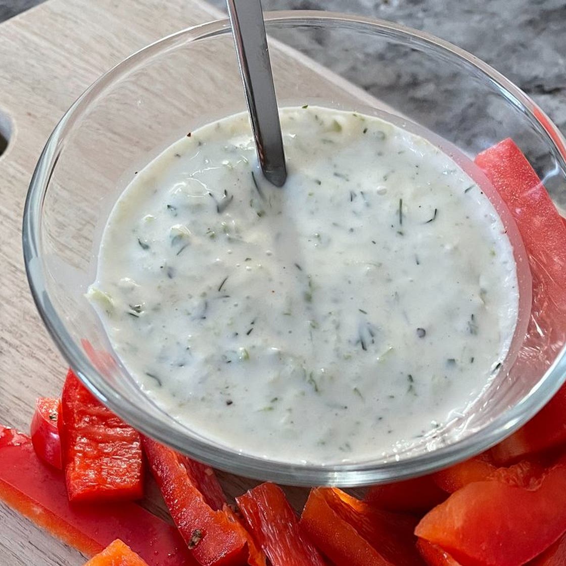 *SUPER EASY* [Paleo, Whole30, Vegan] Tzatziki :P — Bottomless Chef