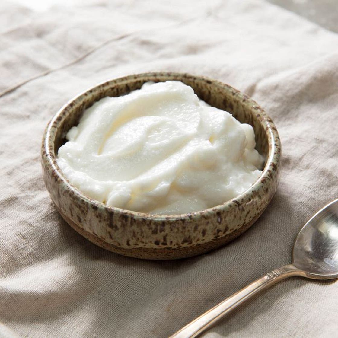 Traditional Toum (Lebanese Garlic Sauce) Recipe