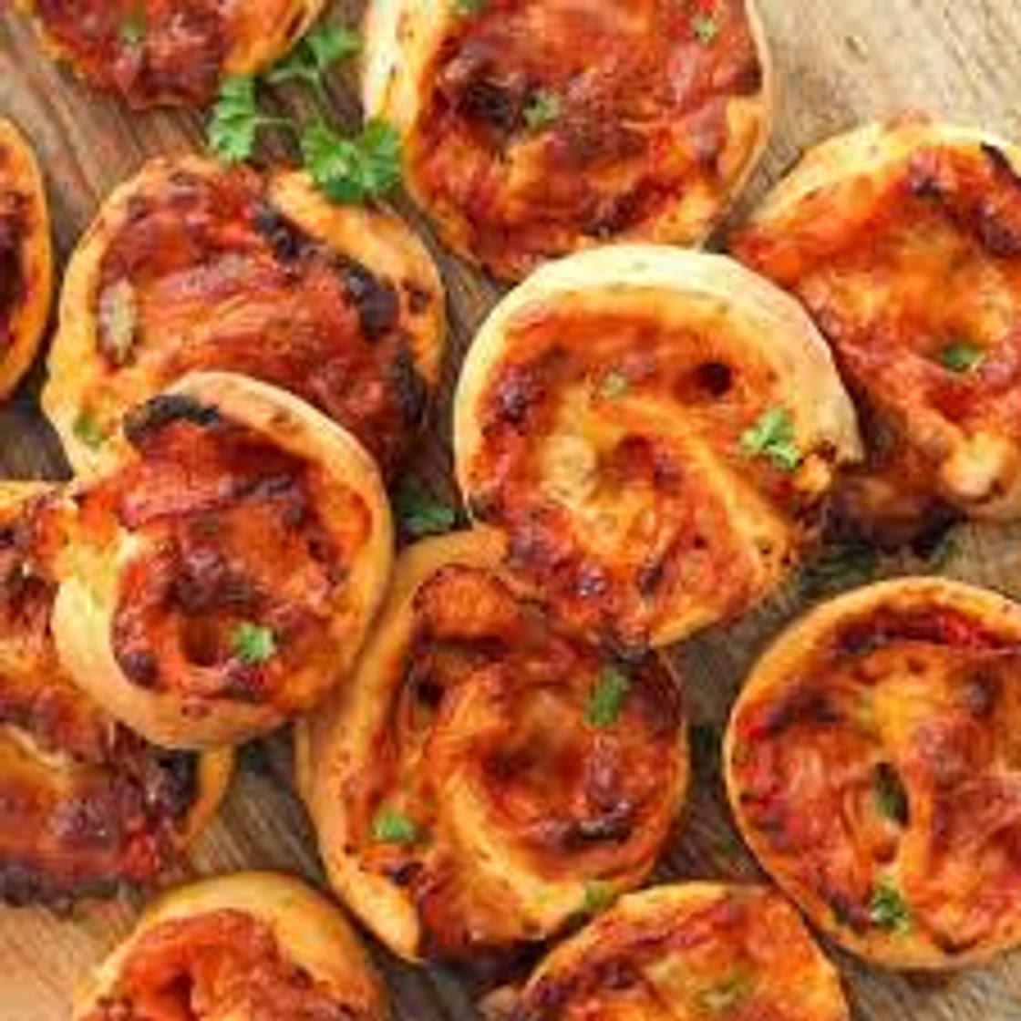 Pizza scrolls