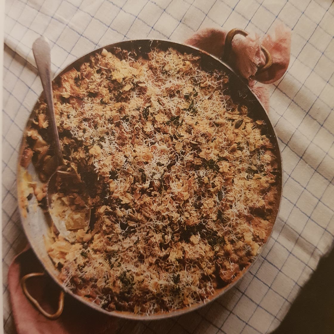 Creamy parsnip, leek & white bean crumble