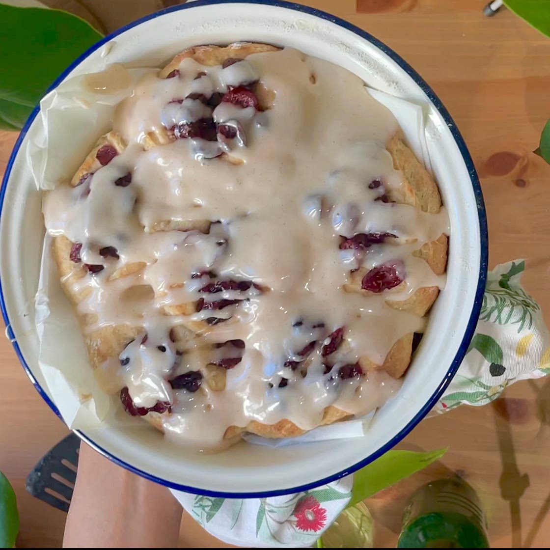 Cranberry vanilla cream buns