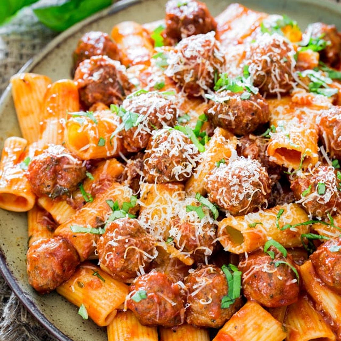 Rigatoni con Polpette and Arrabbiata Sauce
