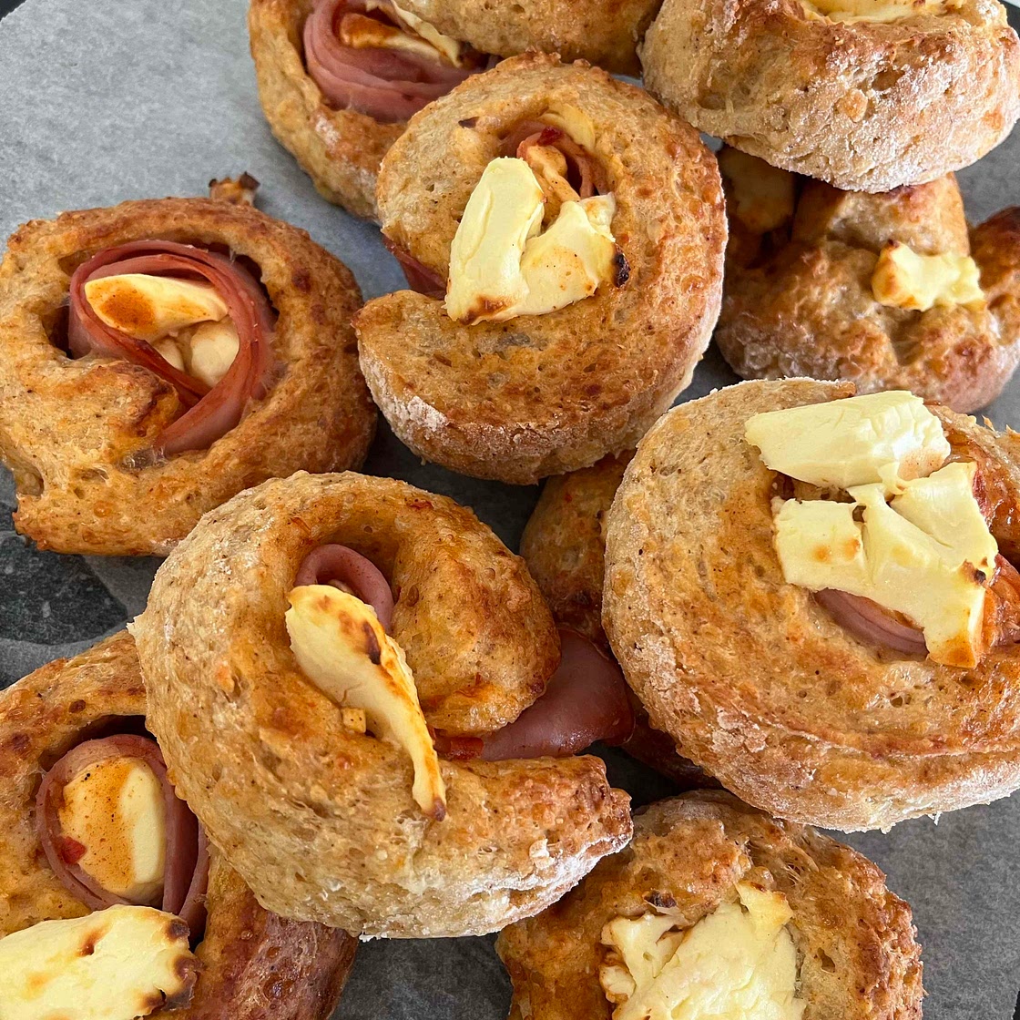 Sweet chilli, ham & cream cheese scrolls