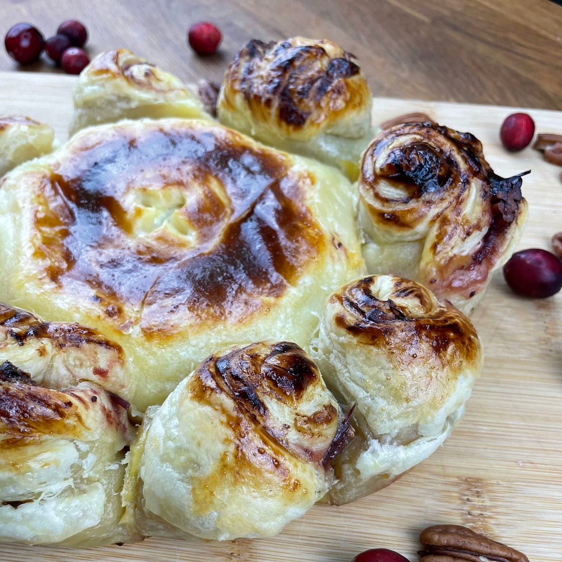 Baked Camembert with Cranberry sauce and Pecans 