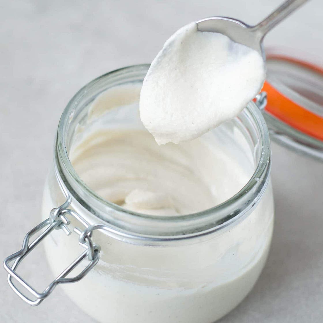 Raw Probiotic Cashew Yoghurt & Frozen Yoghurt