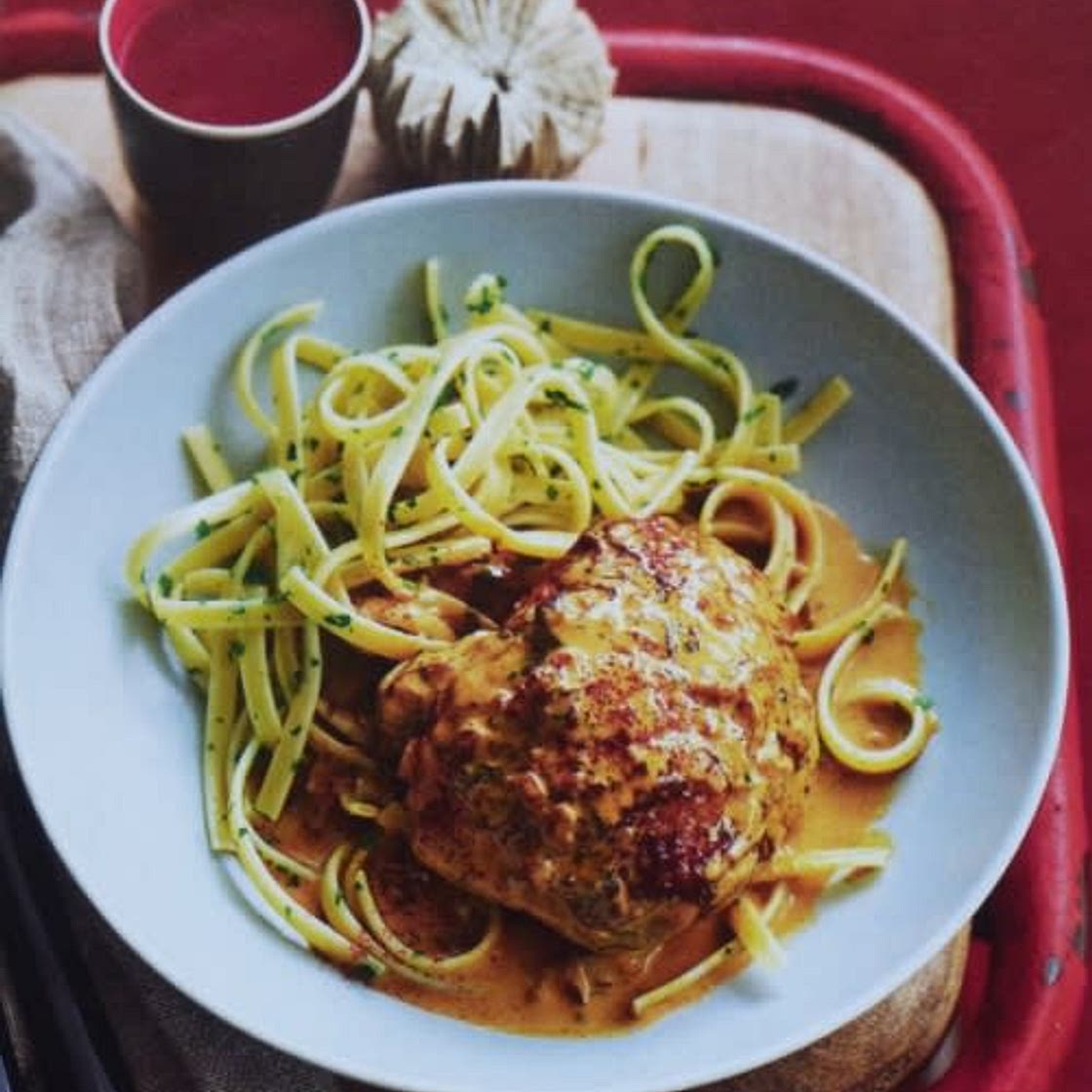 Kip met paprika en zure room