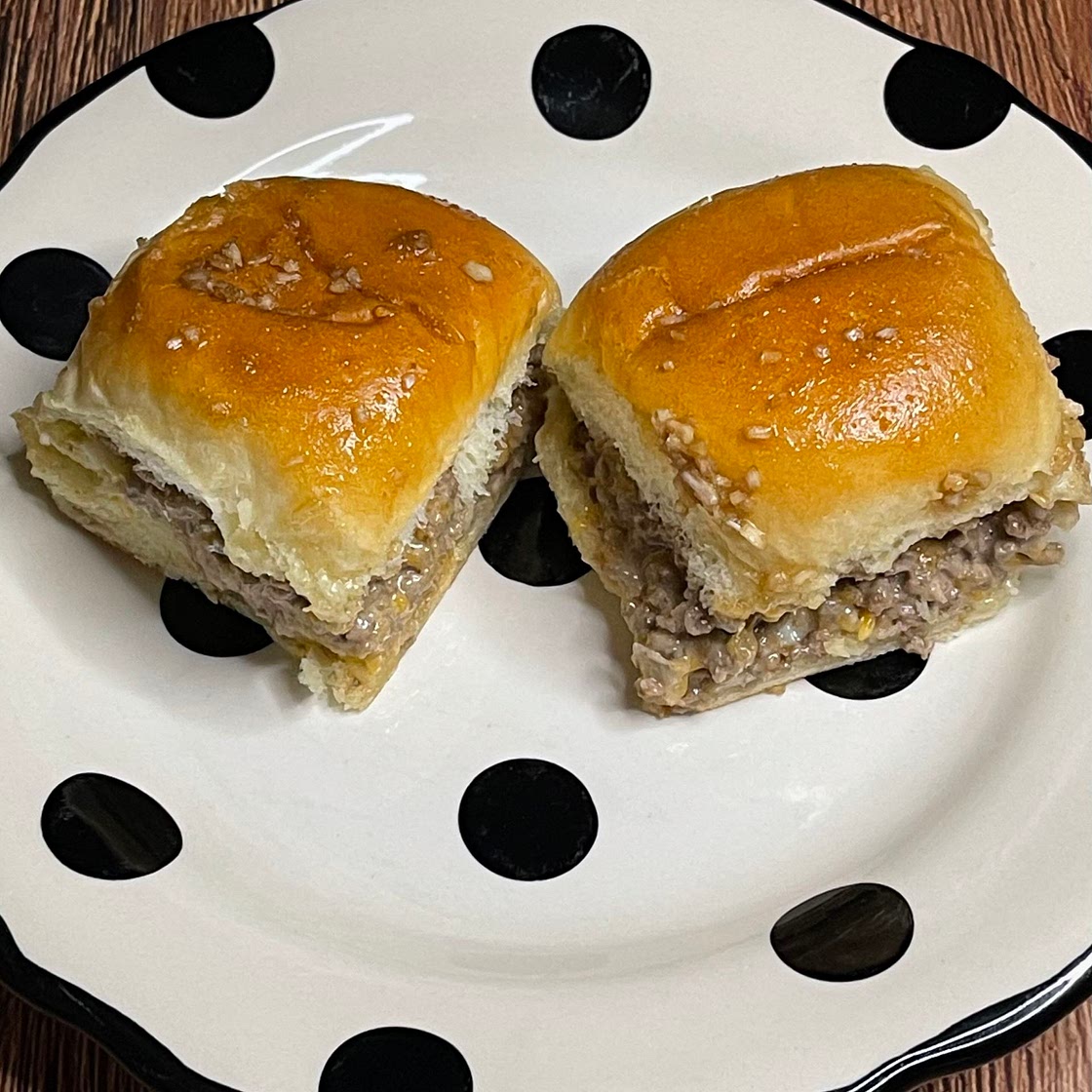 Hawaiian Roll Onion Cheeseburger Sliders