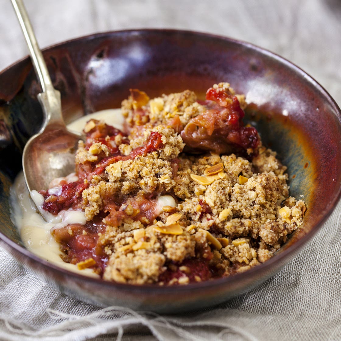 Healthier Apple and Rhubarb Crumble