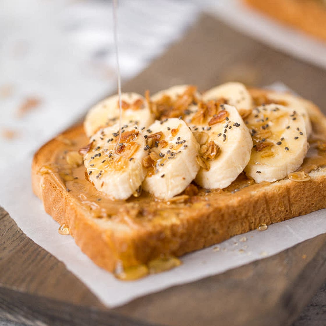 Toast with banana and honey