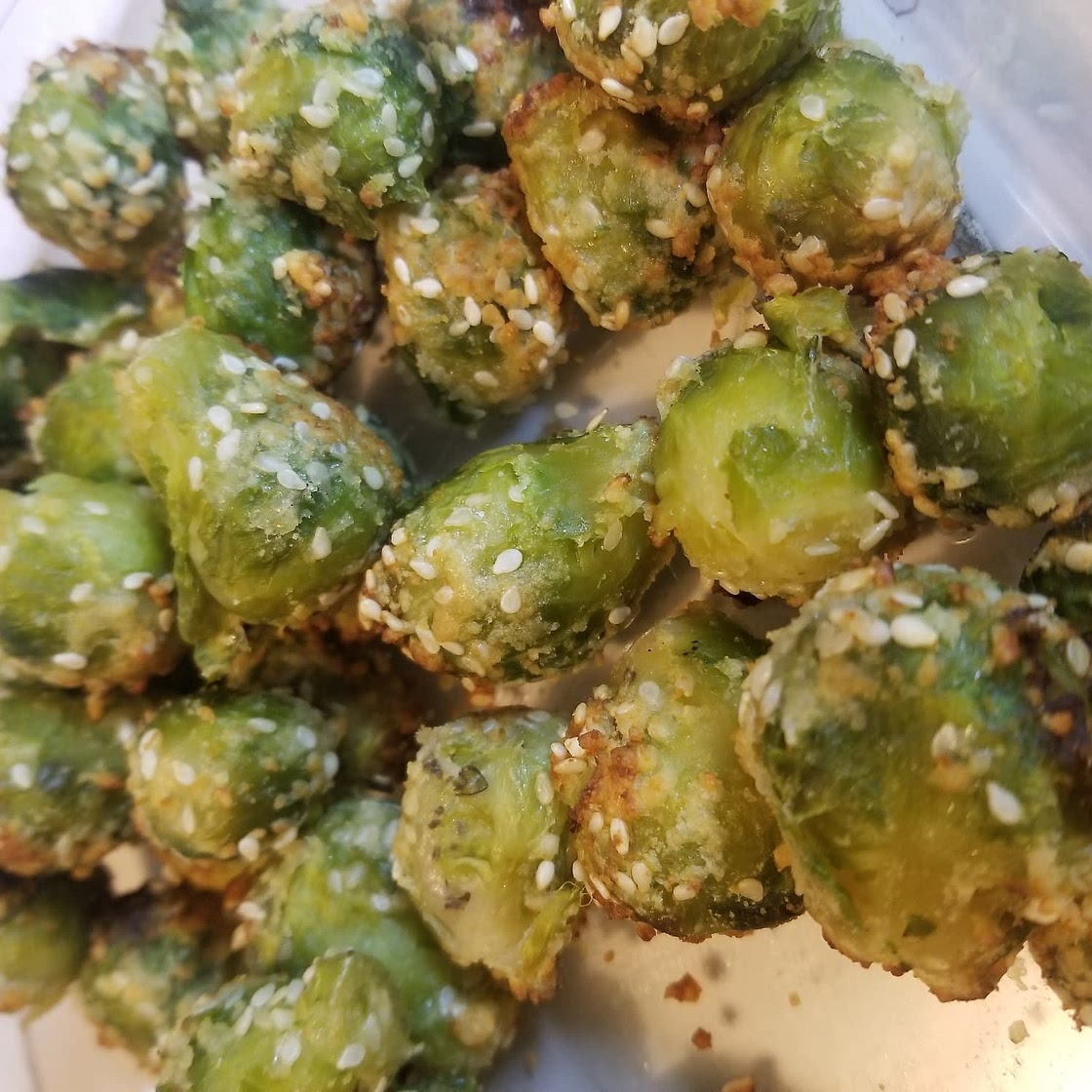 Crispy Air Fryer Brussels Sprouts (Keto, Low Carb)