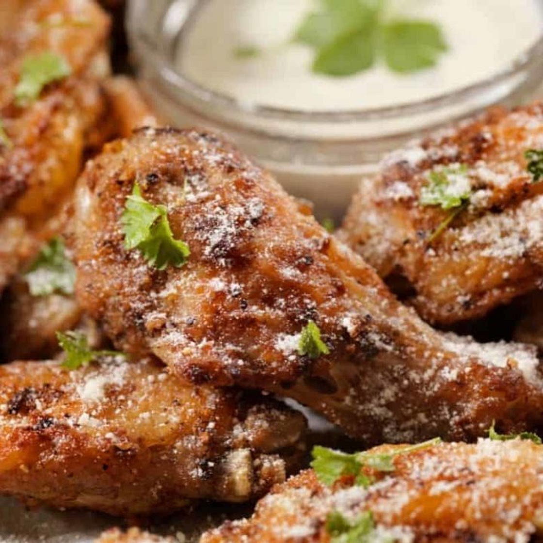 Air Fryer Garlic Parmesan Chicken Wings