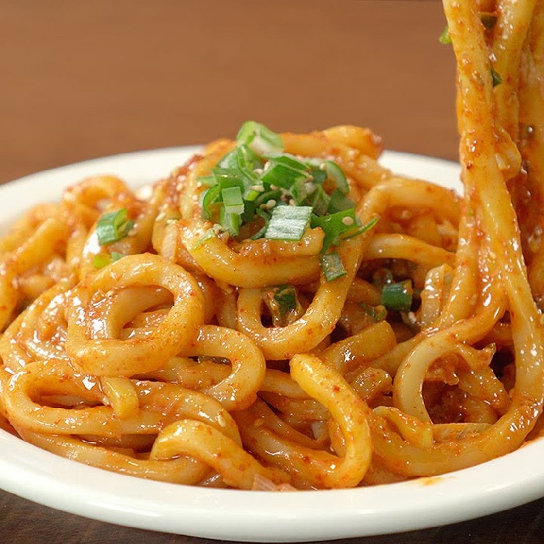 Spicy Peanut Butter Noodles :: Super Easy 3 Minute Recipe