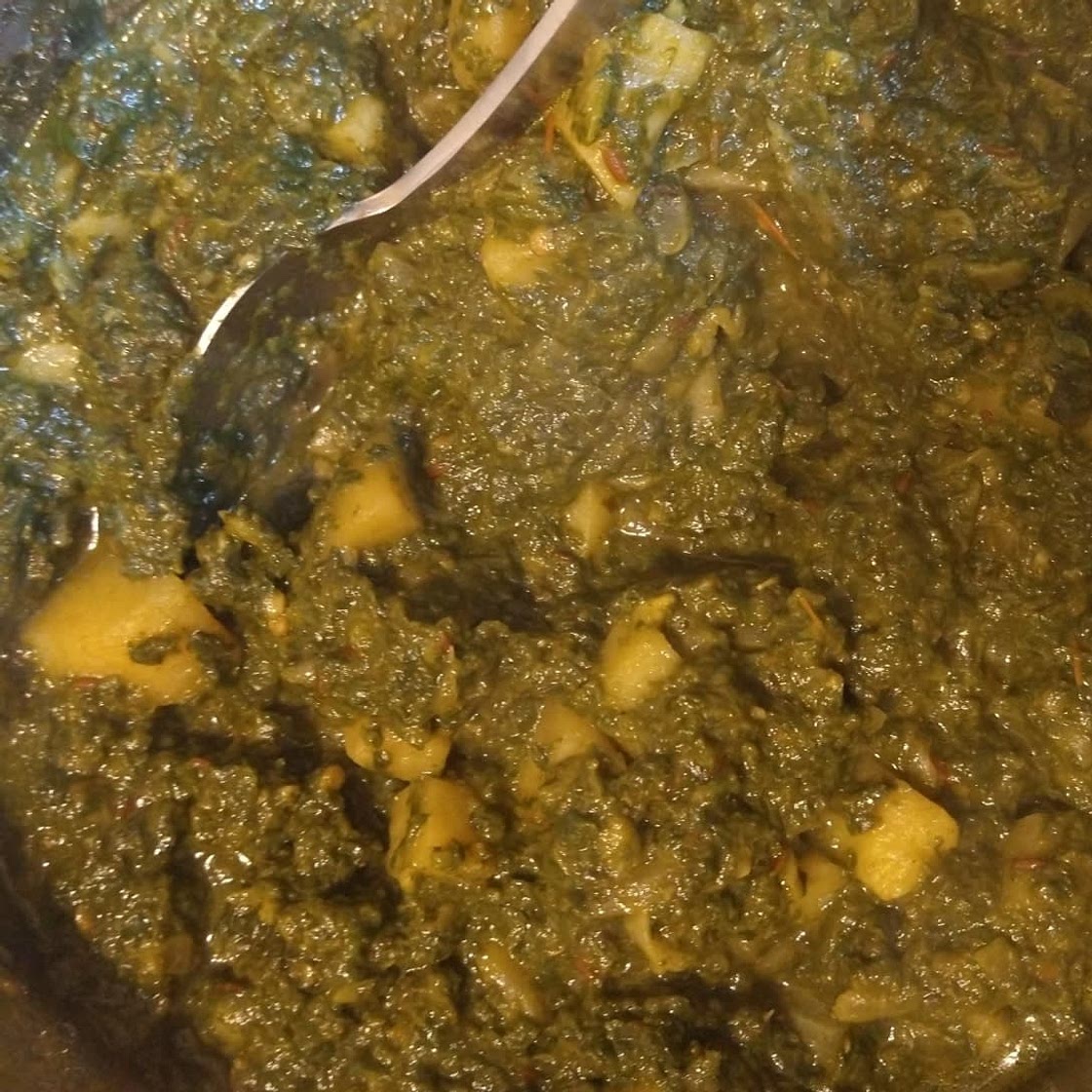Spinach and Potato Curry - Aloo Palak (Easy & Authentic)
