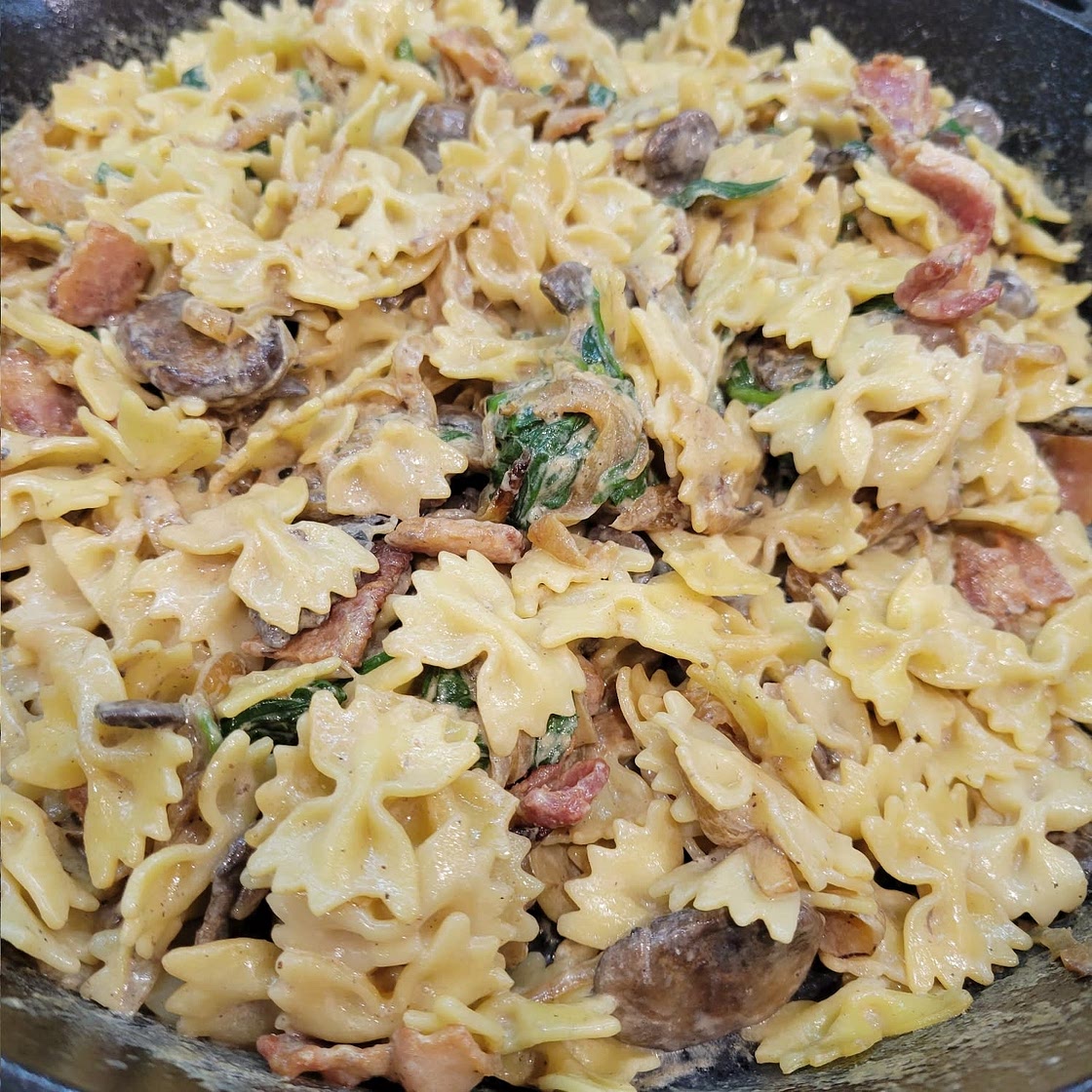 Farfalle Pasta with Spinach, Mushrooms, and Caramelized Onions