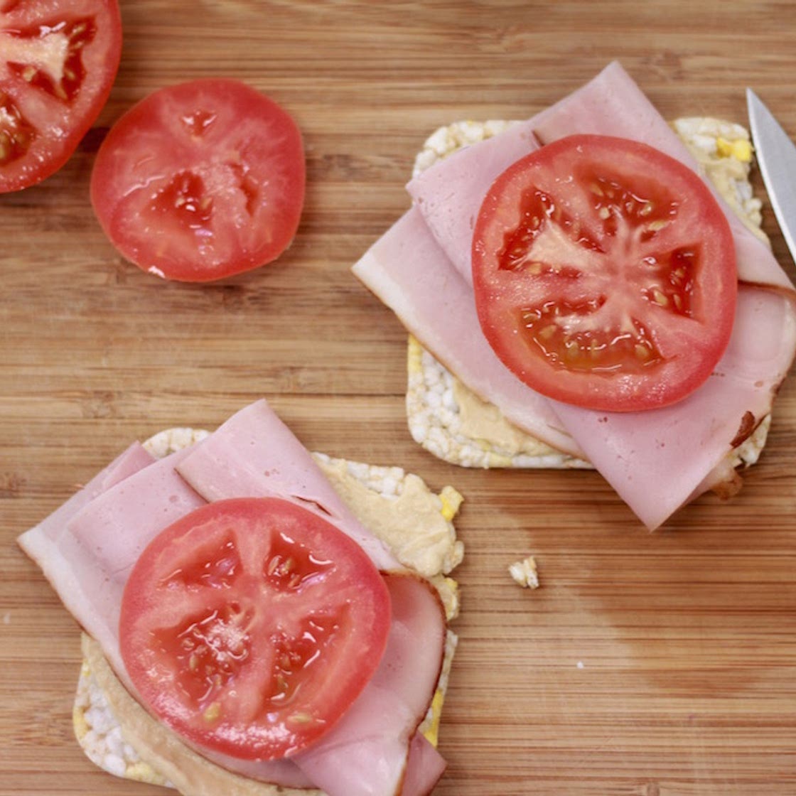 Hummus, Ham & Tomato Crackers 147 calories *