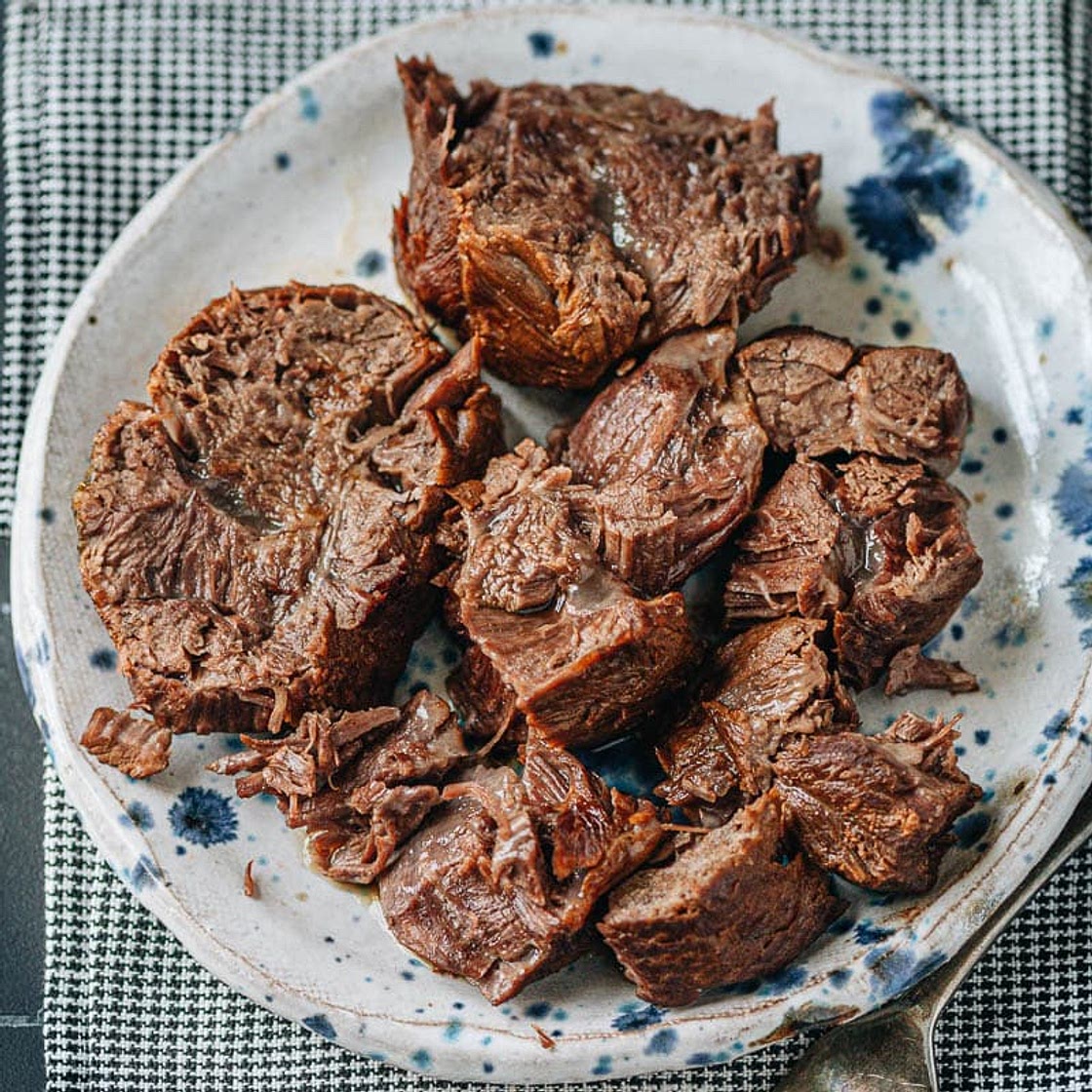 Chinese Braised Beef Shank (酱牛肉, Jiang Niu Rou)