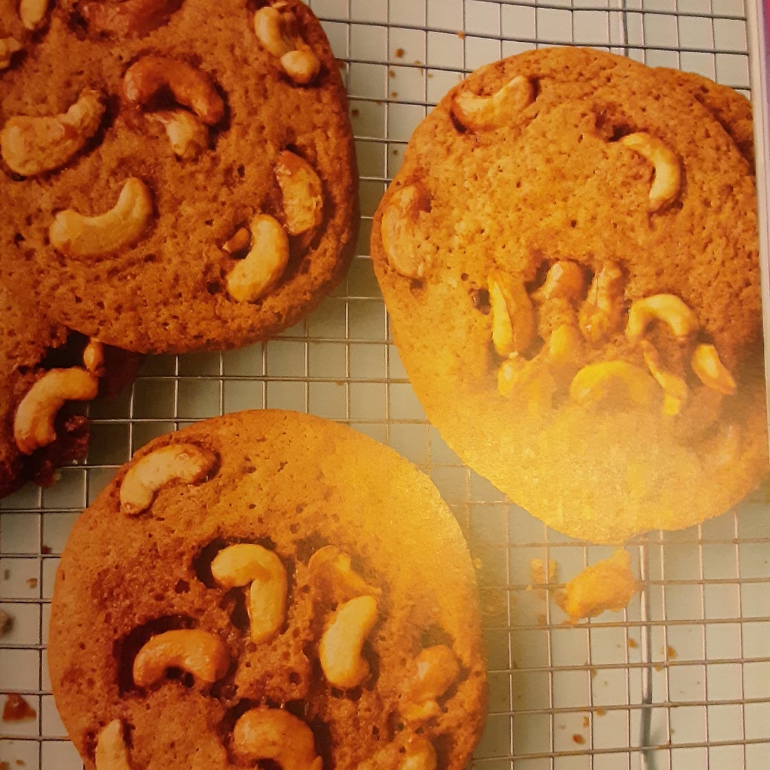 Honey Cashew Cookies