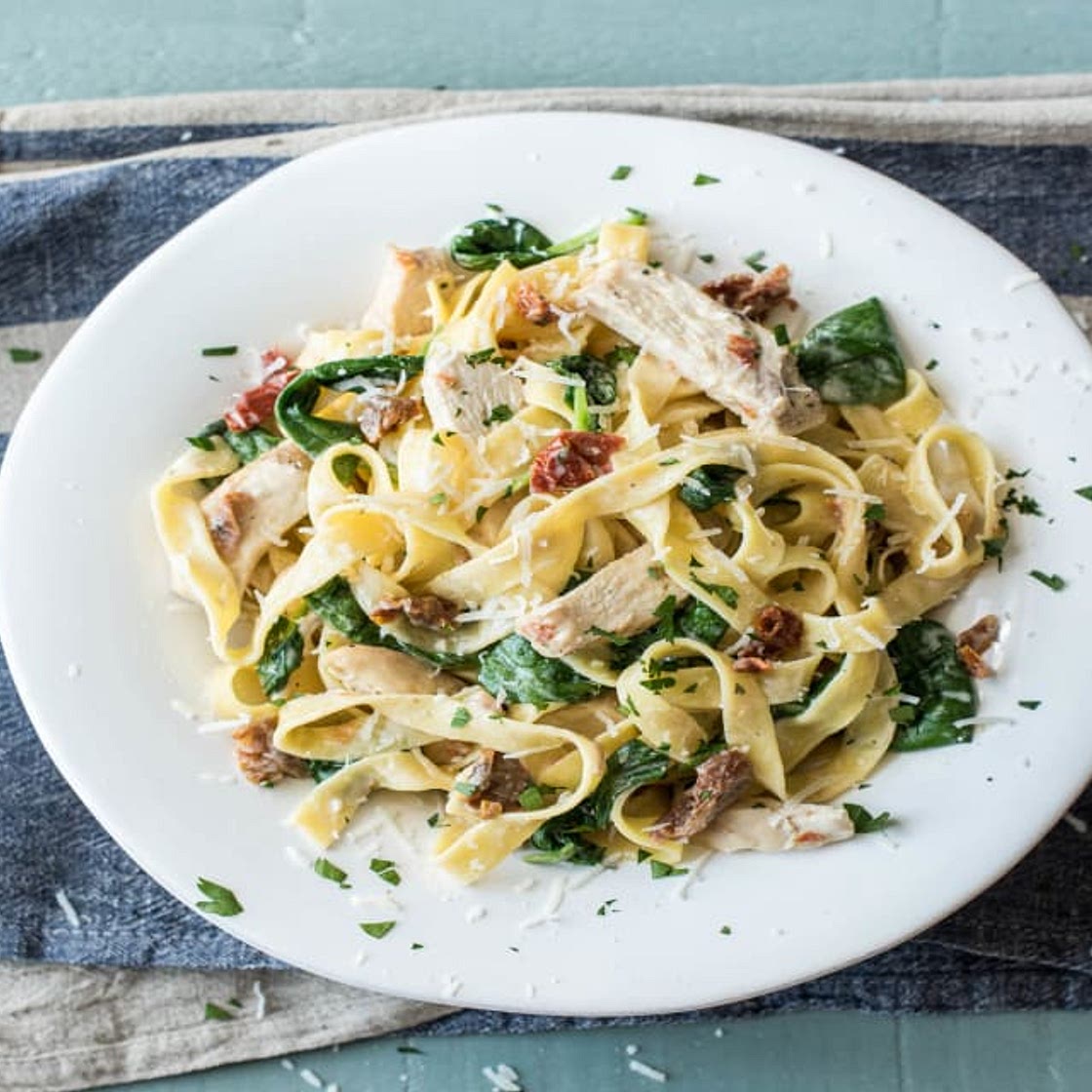 Creamy Chicken Pasta with Sundried Tomatoes