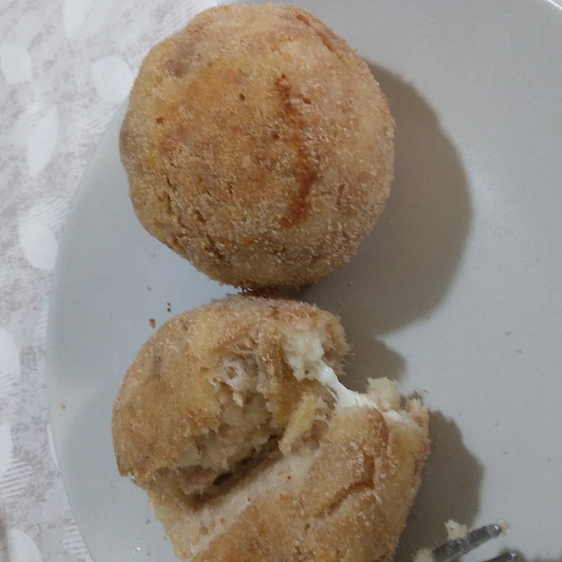 BURGER DI TONNO E PATATE con Provola