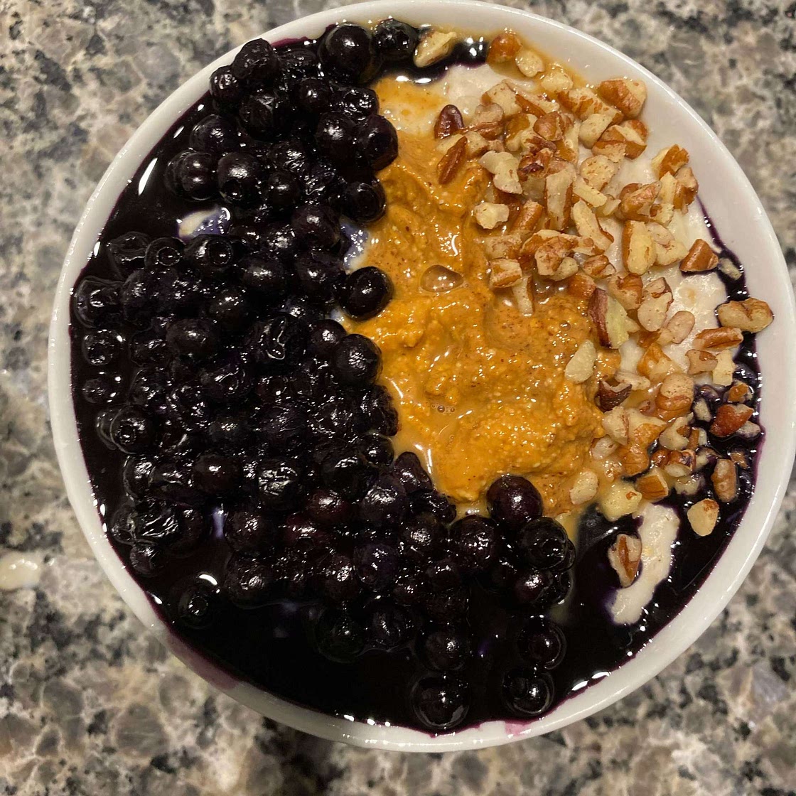 Blueberry Muffin Oatmeal (Gluten Free + Vegan)