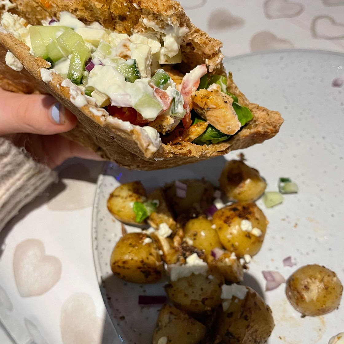 Greek-style chicken pittas