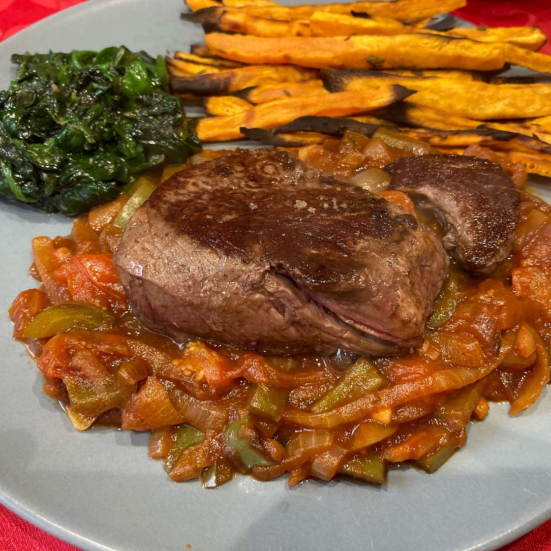 Steaks with goulash sauce & sweet potato fries