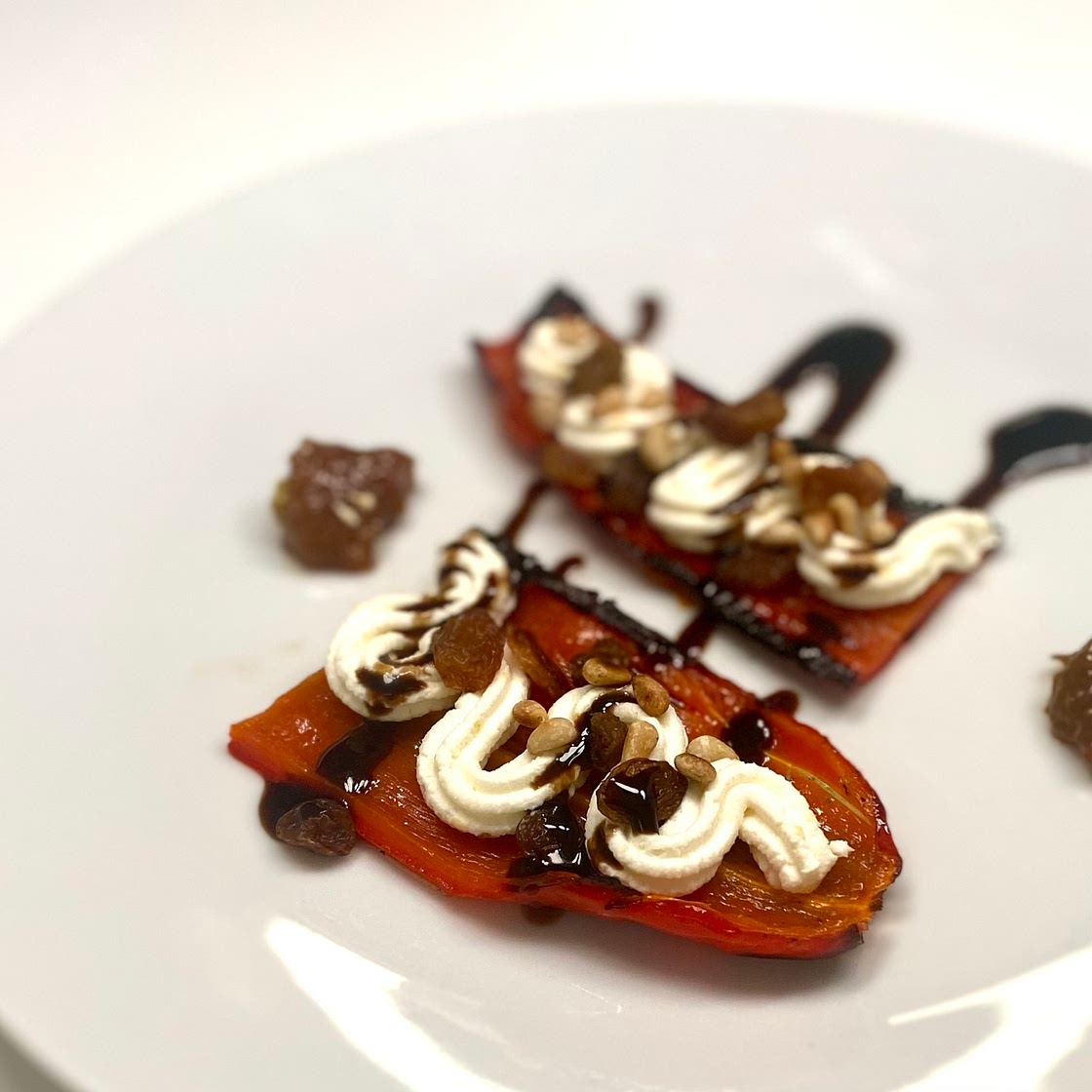 Rosted peppers with creamy goat cheese