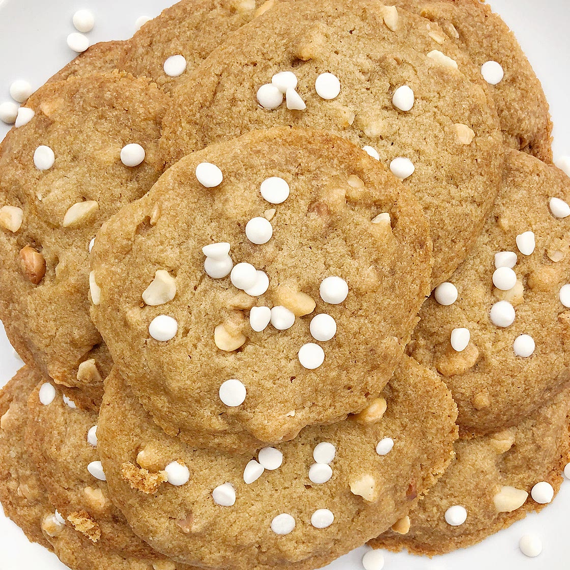 Vegan White Chocolate Macadamia Nut Cookies