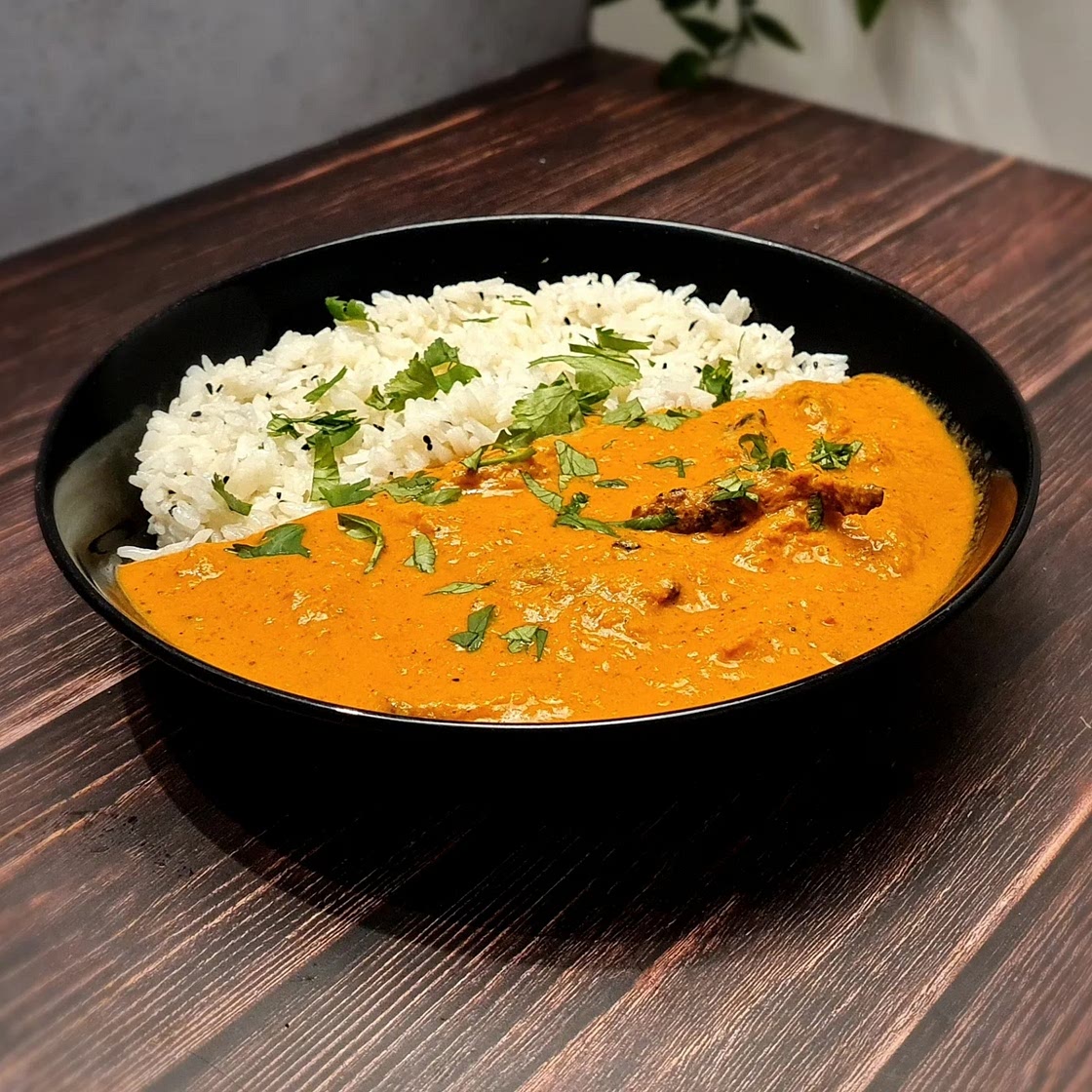 Veganes Butter Chicken mit Reis