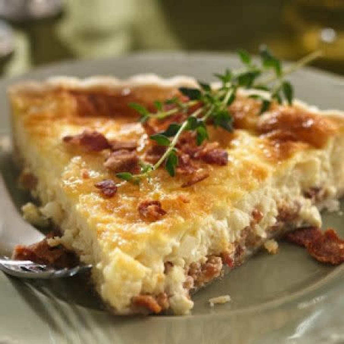 DEEP-DISH QUICHE LORRAINE