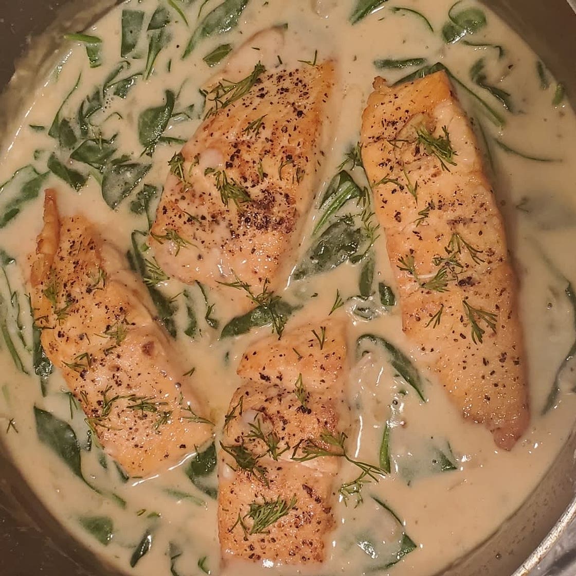 Salmon with Garlic Cream Sauce