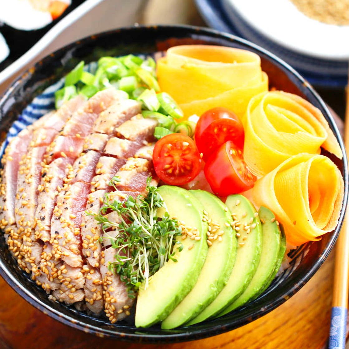 Chirashi Sushi Bowl mit Thunfisch & Gemüse