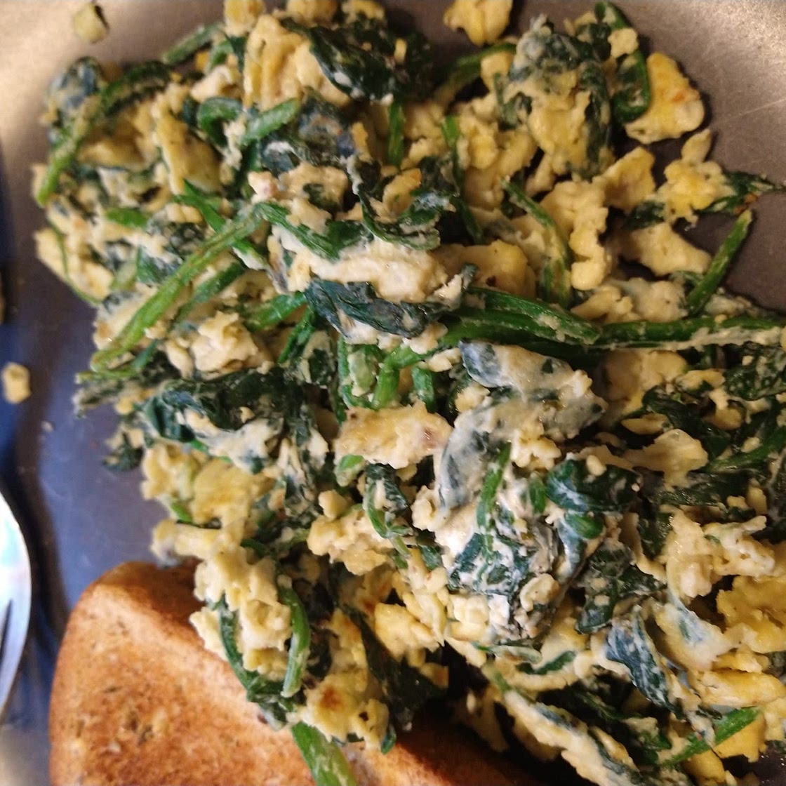 Scrambled Eggs with Spinach and Cream Cheese