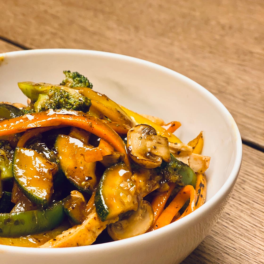 Delicious guilt-free chicken & vegetable bowl