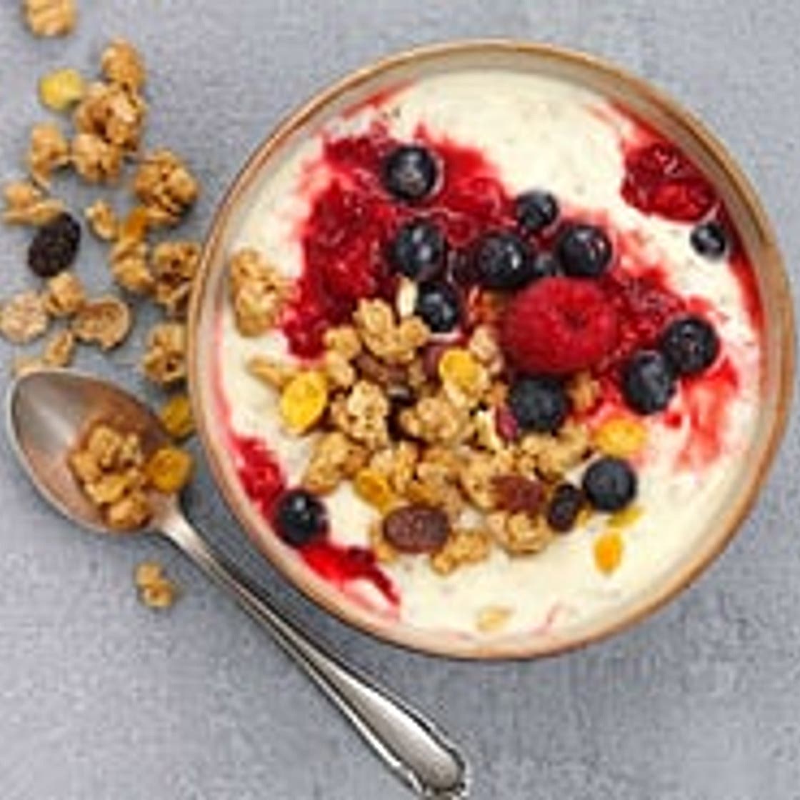 Crunchy-Joghurt-Früchte-Bowl