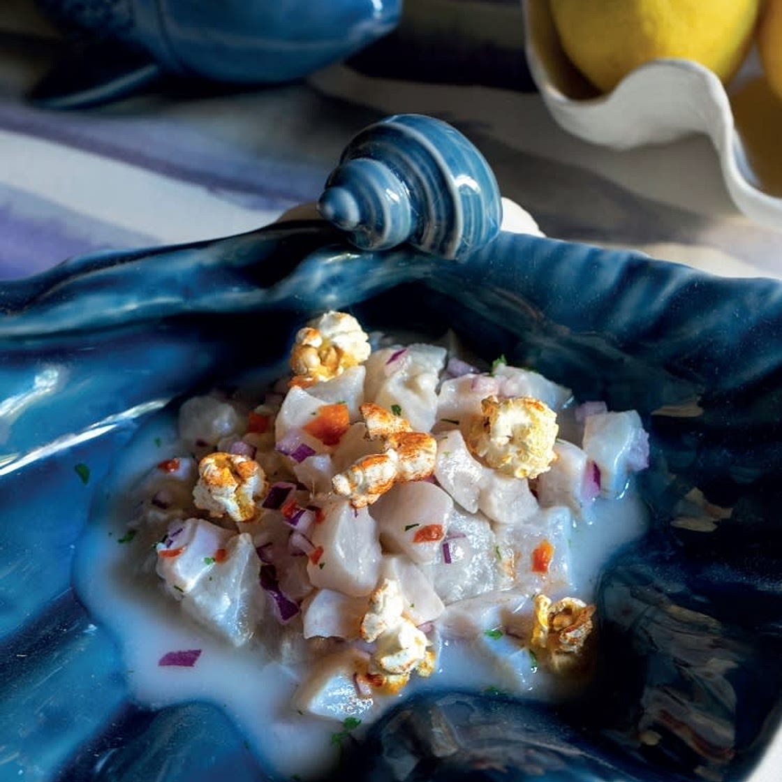 Ceviche de lubina con palomitas de cayena