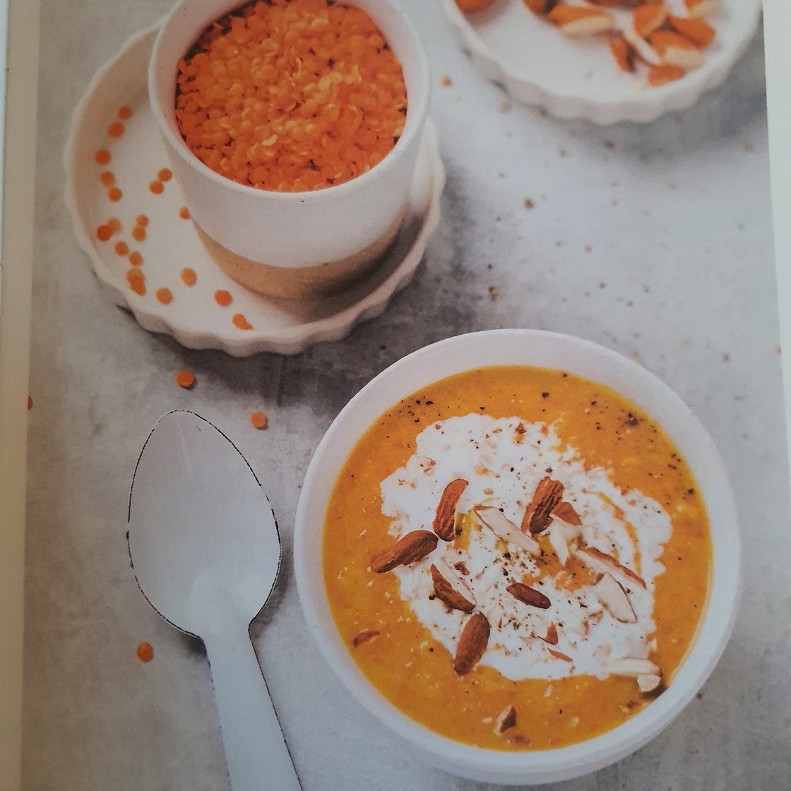 Velouté de carottes et de lentilles corail
