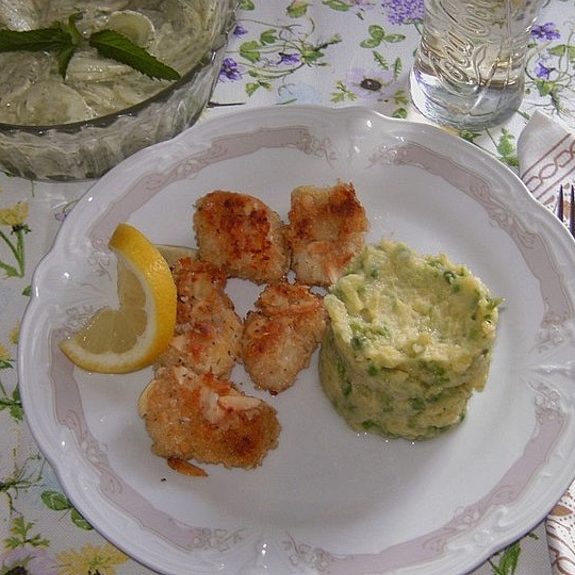 Fischnuggets mit Kartoffel-Erbsen-Püree