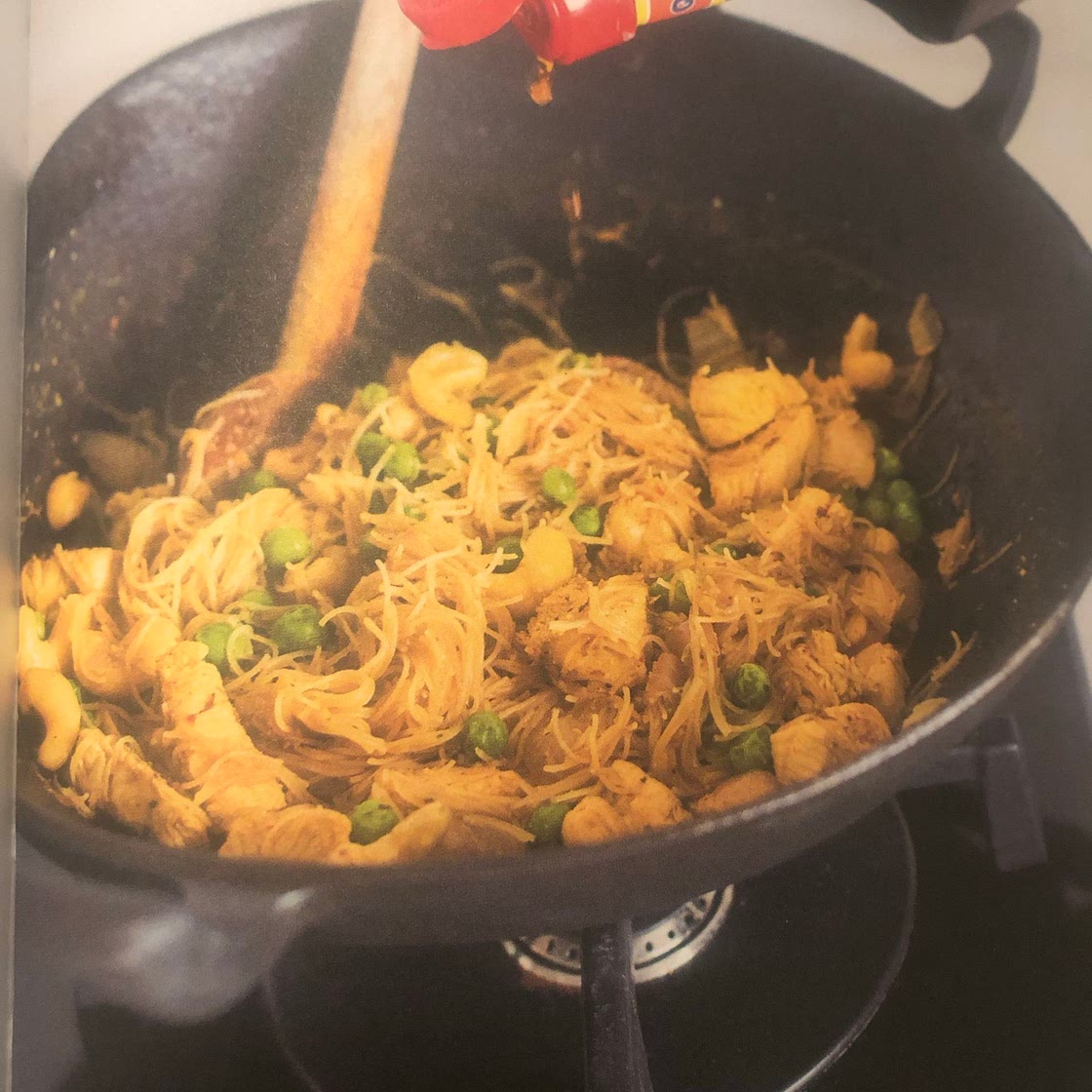 Vermicelles de riz au poulet et aux noix de cajou