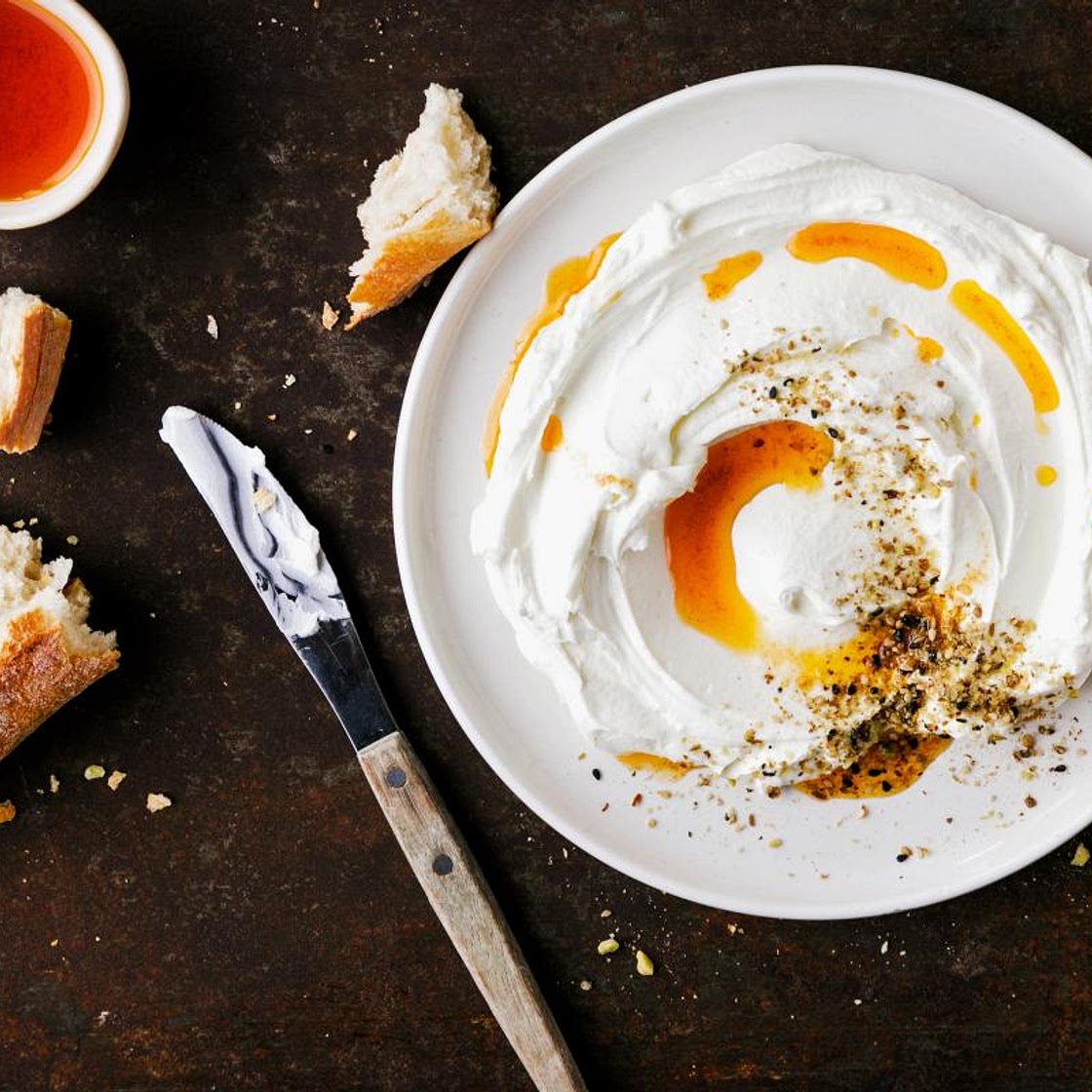 Labneh mit pikantem Öl und Dukkah