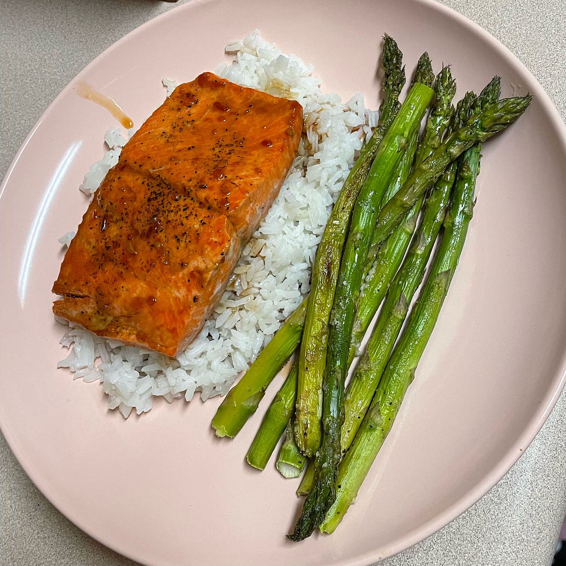 Easy One Pan Maple Glazed Salmon