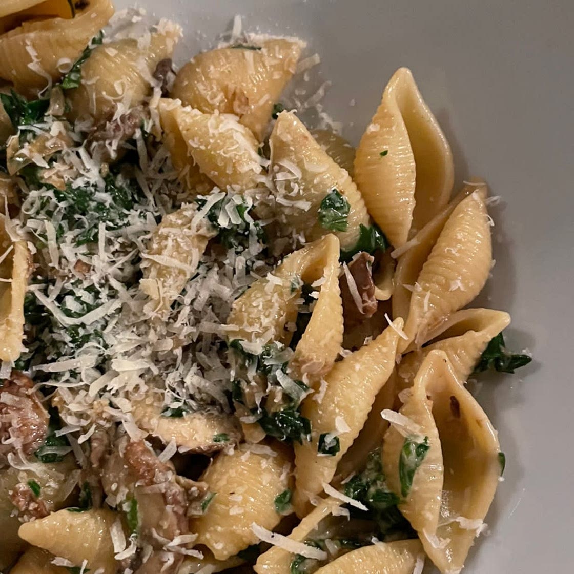 Conchiglie with mushrooms and spinach