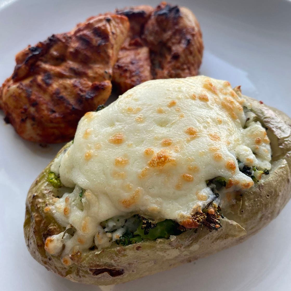 PAPA RELLENA CON BROCOLI