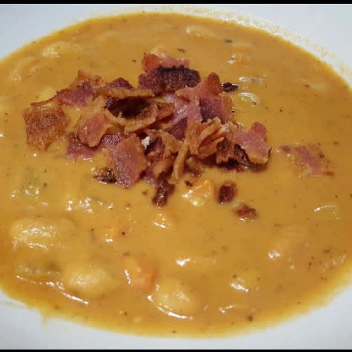 Homemade Bean and Bacon Soup