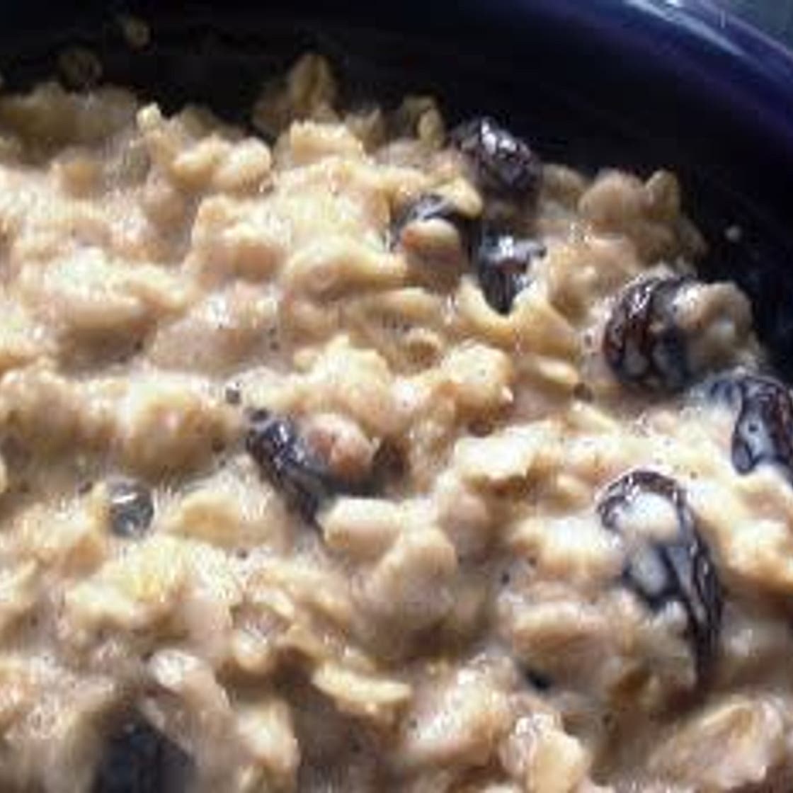 Apple and Raisin Porridge